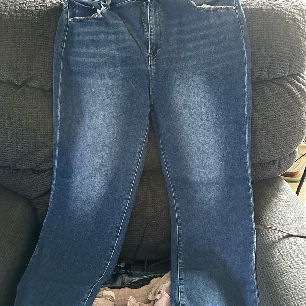 Elegant Indigo Women's Straight Leg Jeans